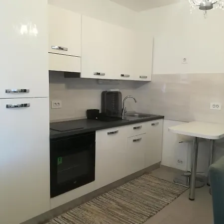 Rossella Apartment Nin